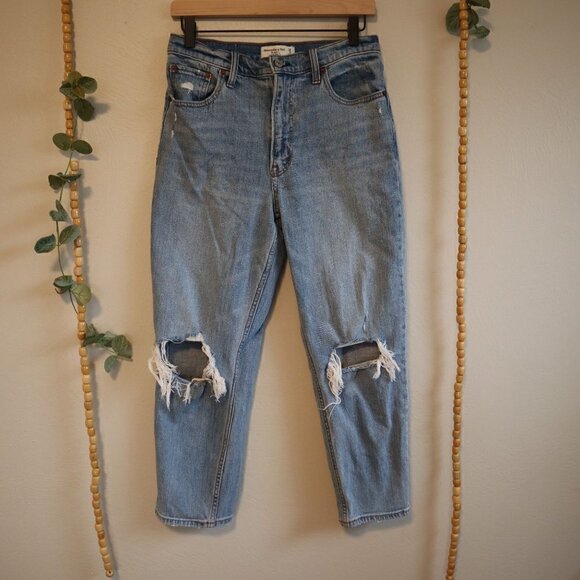 Abercrombie & Fitch Distressed The Mom High Rise Size 26 - Picture 1 of 8